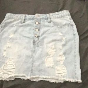 Mid length forever 21 skirt . NEVER WORN .